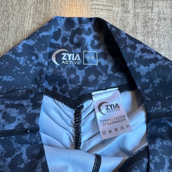 Zyia Stone Leopard Scrunchy Light and Luxe Leggings Women’s Size 6/8 NWOT - Picture 3 of 4